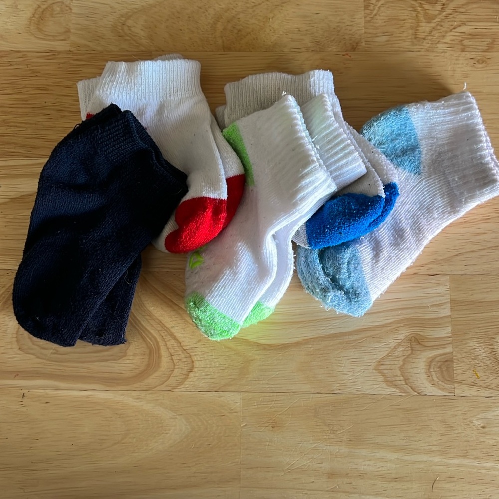 Reebok toddler ankle socks in 2-4 toddler
